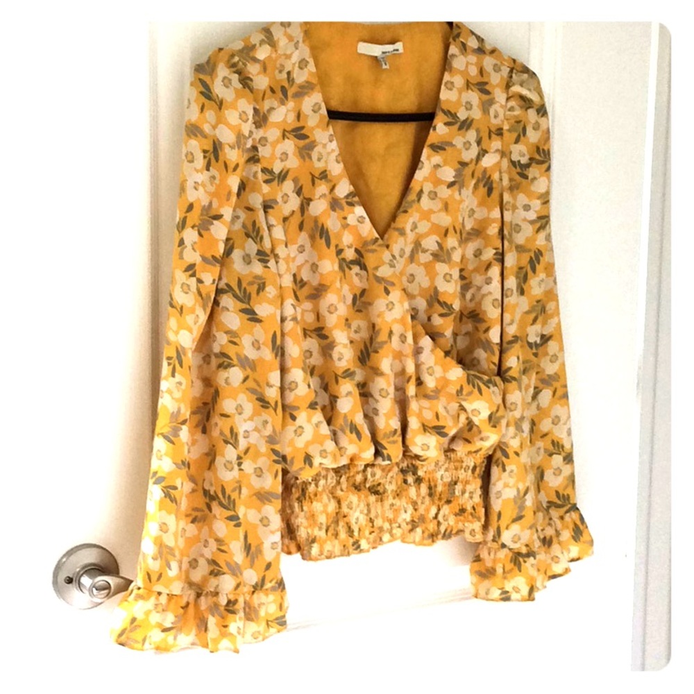 Floral blouse 🌼